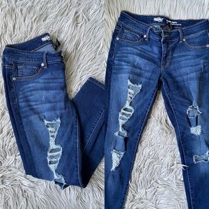 🎉 2 for $50! Mossimo Ripped Jeans